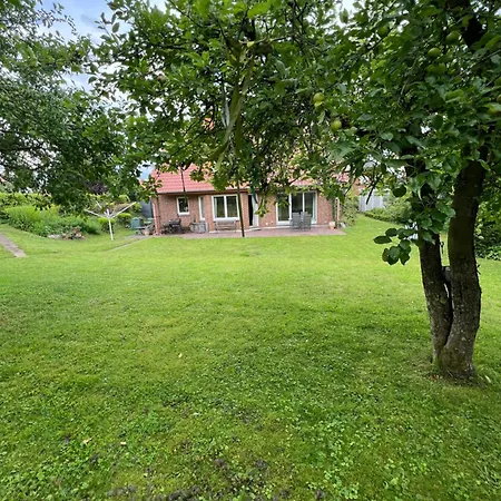 New Spacious House With Large Garden * Warburg