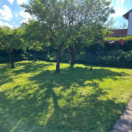 Casa vacanze New Spacious House With Large Garden