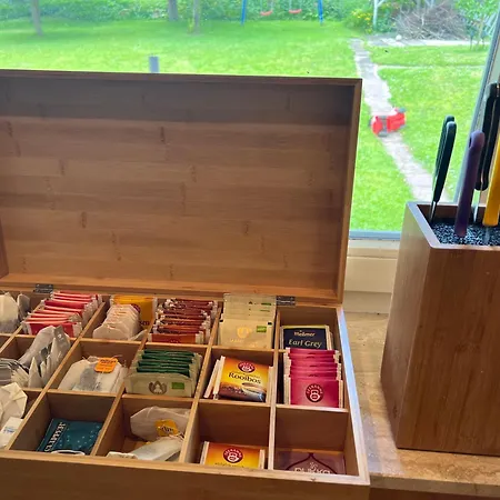 New Spacious House With Large Garden Casa vacanze Warburg