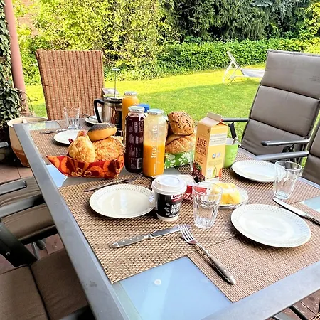 New Spacious House With Large Garden Casa vacanze *