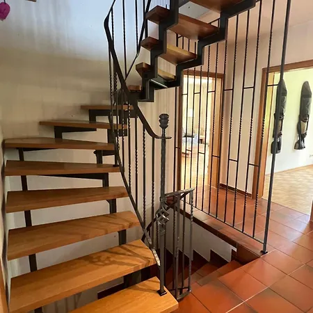 New Spacious House With Large Garden Casa vacanze Warburg