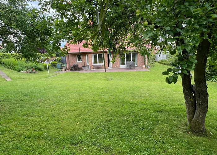 New Spacious House With Large Garden * Warburg