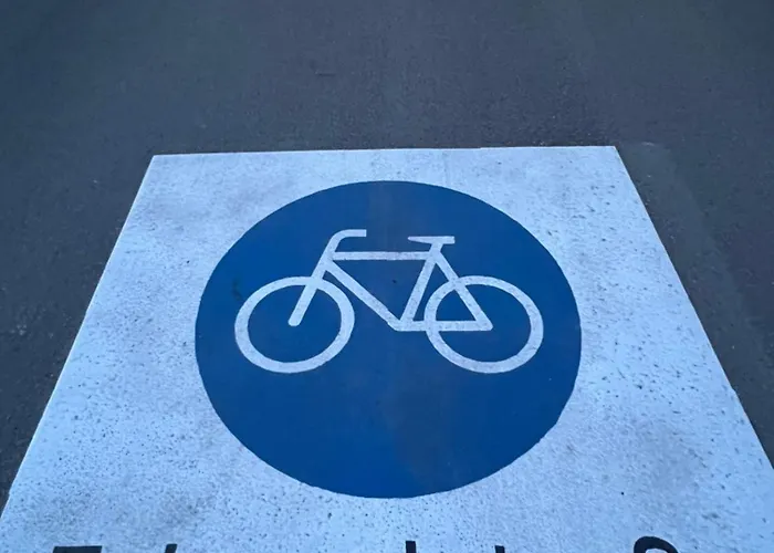 New Spacious House With Large Garden Nyaraló