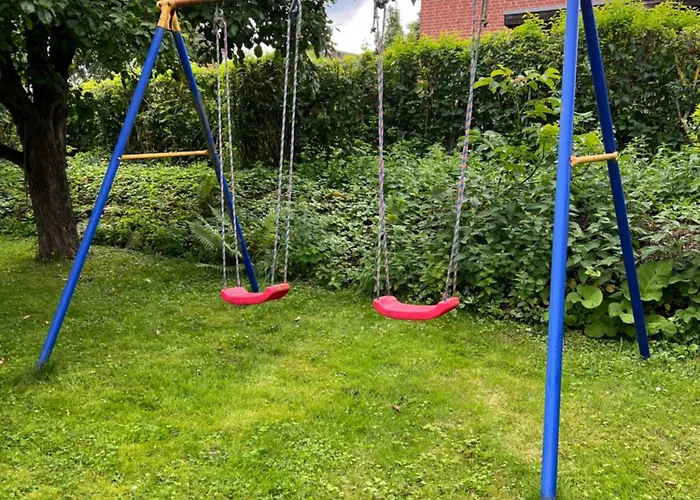 Nyaraló New Spacious House With Large Garden Warburg