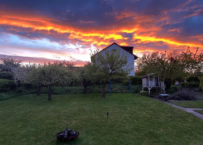 New Spacious House With Large Garden *