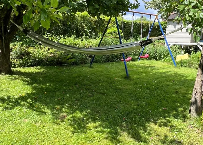 Nyaraló New Spacious House With Large Garden Warburg